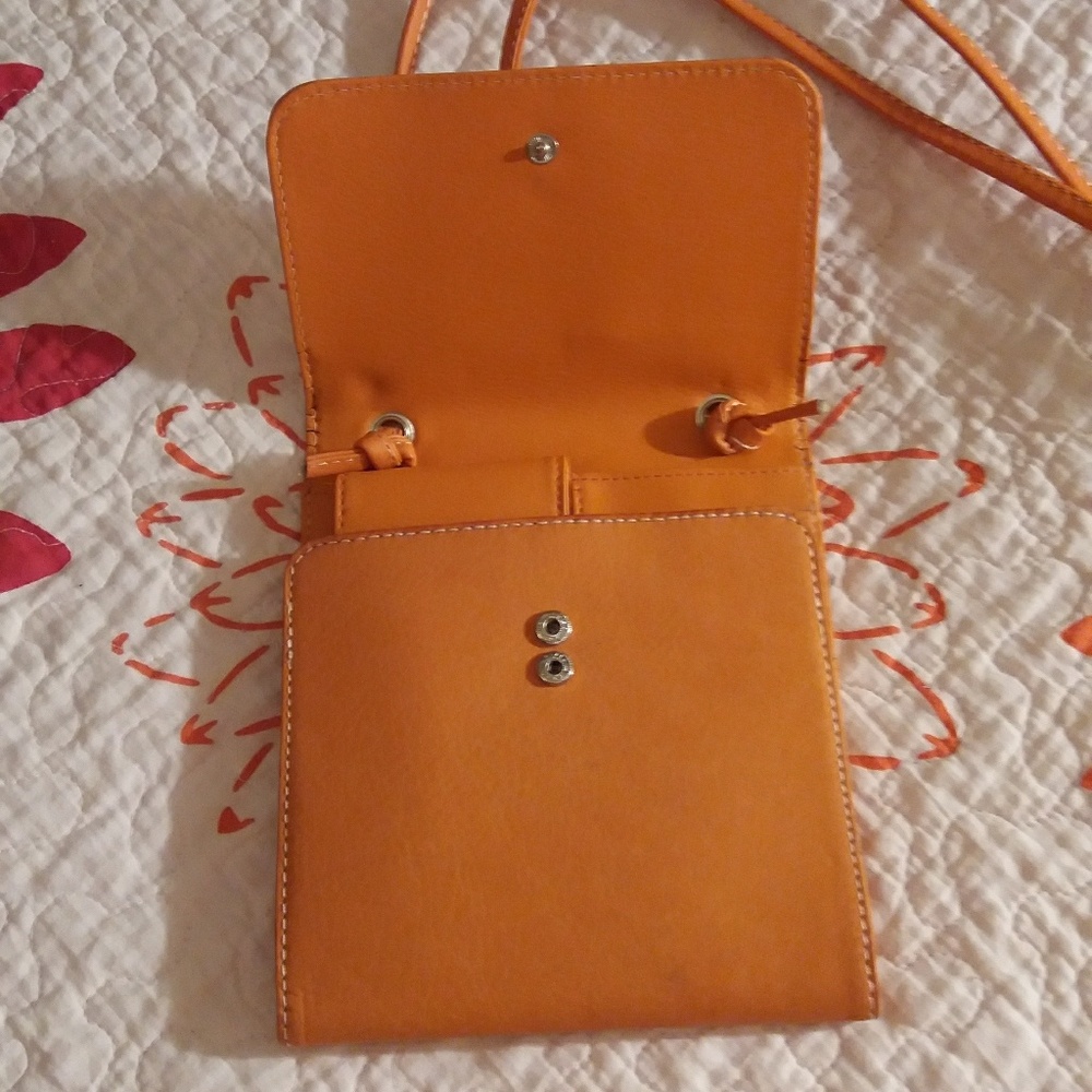 Cross-Body - image 2